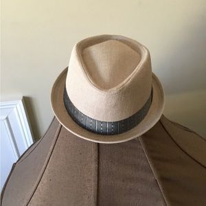 Mens short brim hat